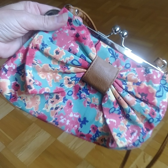 American Eagle kiss clasp floral flowers and bow crossbody bag purse - Picture 9 of 12